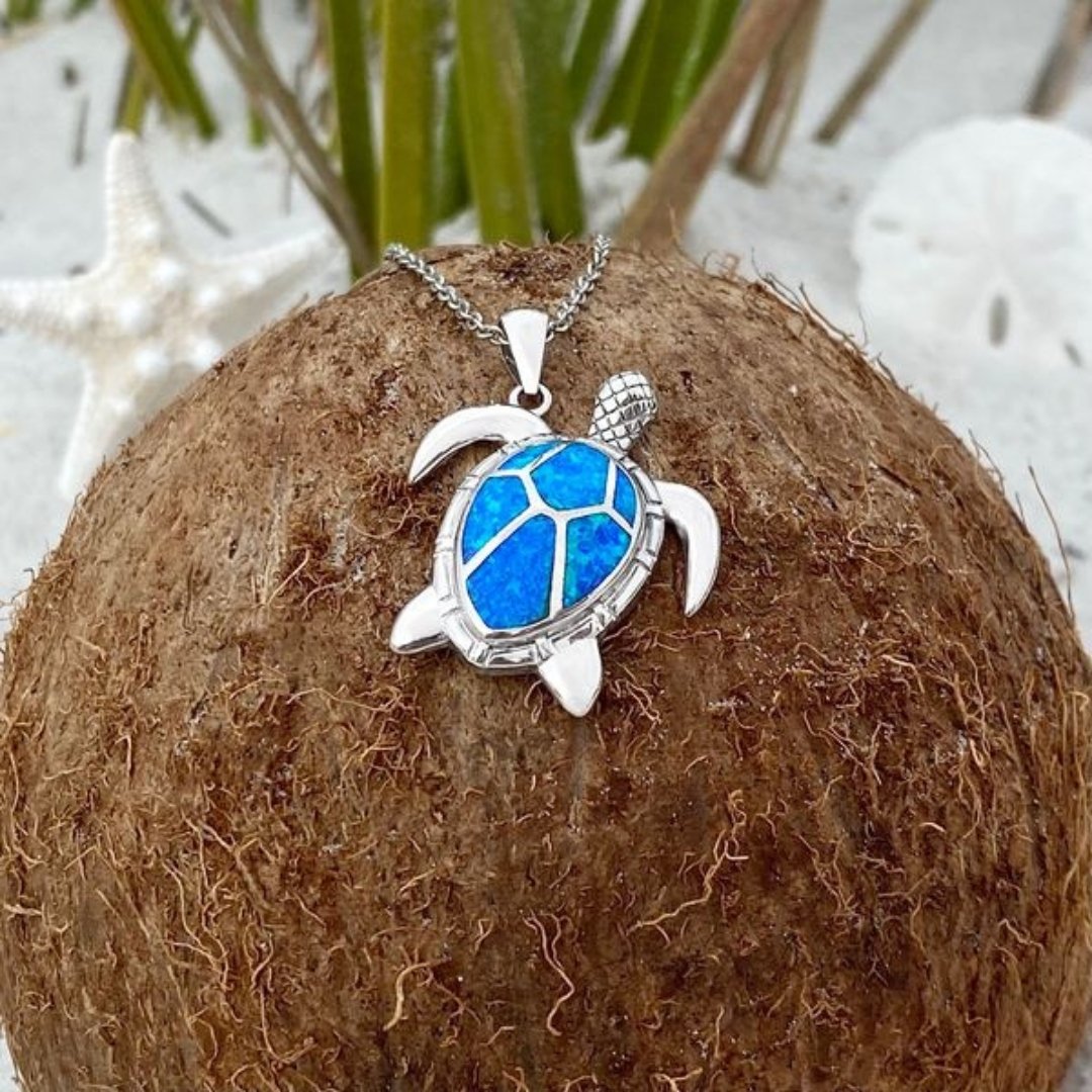 Collier de tortue de mer en opale bleue