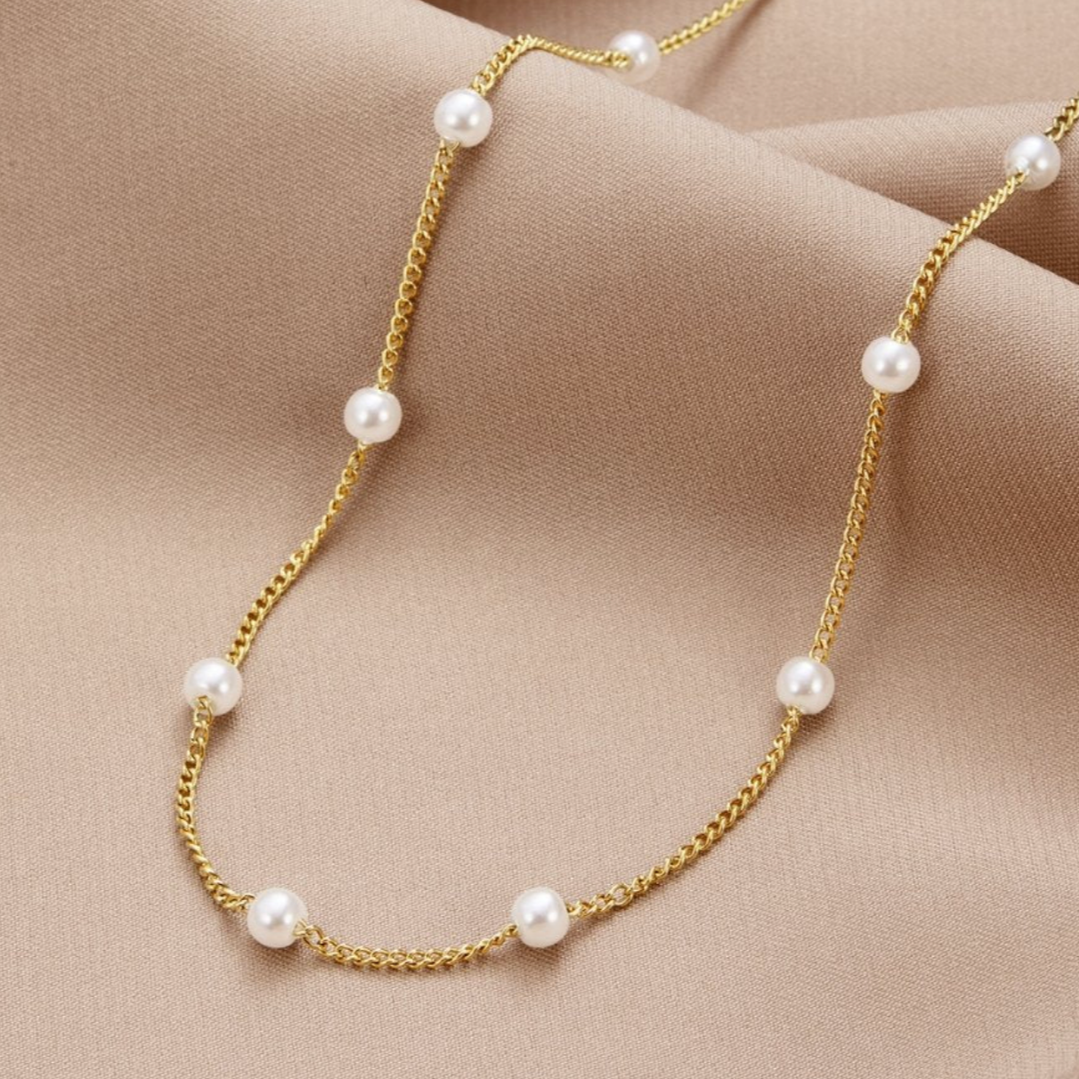 Collier en or avec perles d'eau douce