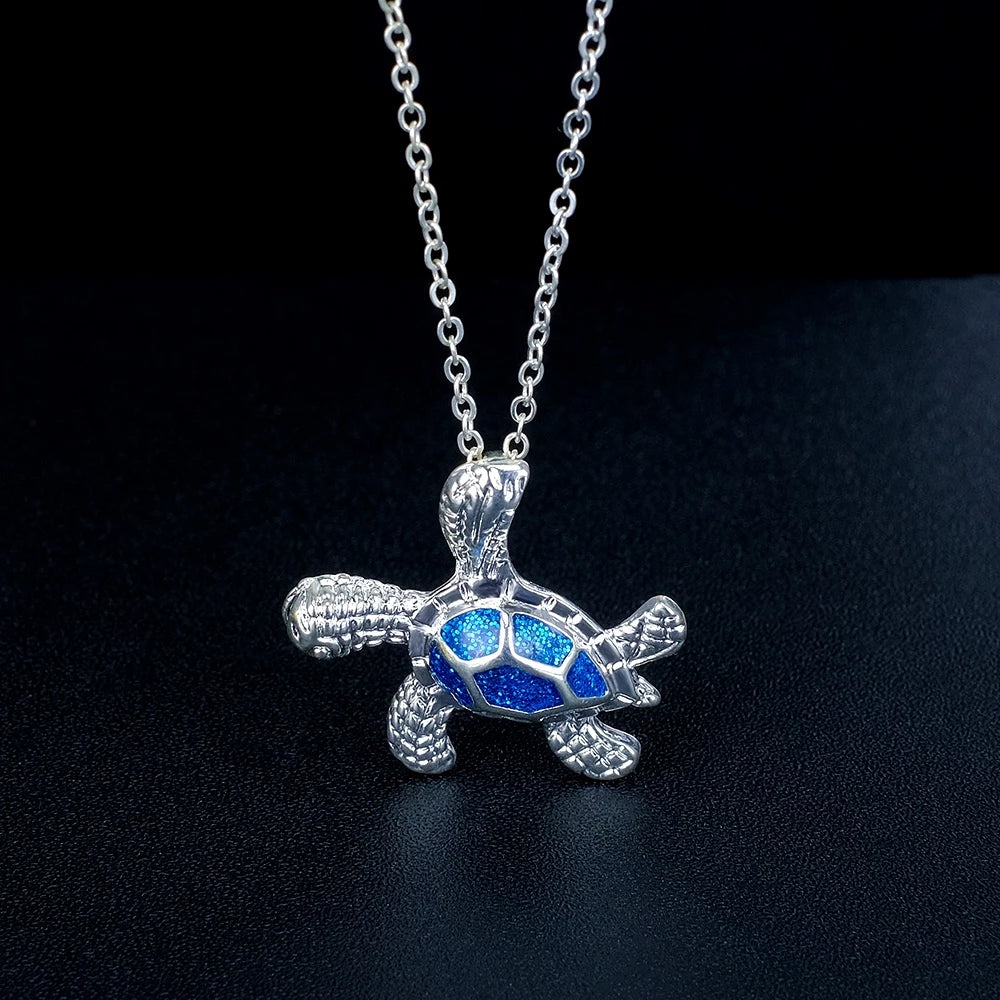 Collier de tortue de mer en opale bleue