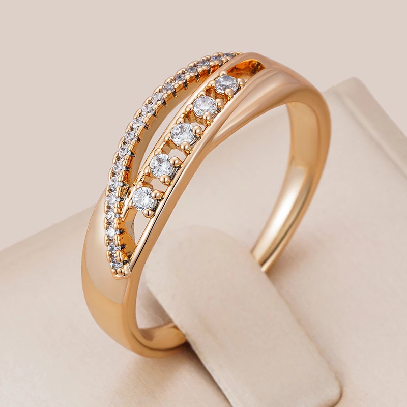 Bague en or avec zirconium encrusté