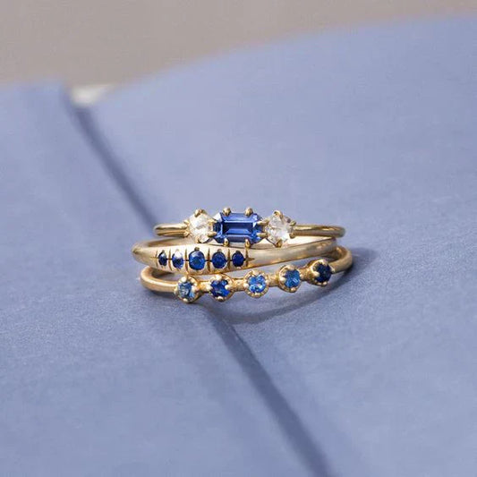 Bague en couches avec zircon bleu