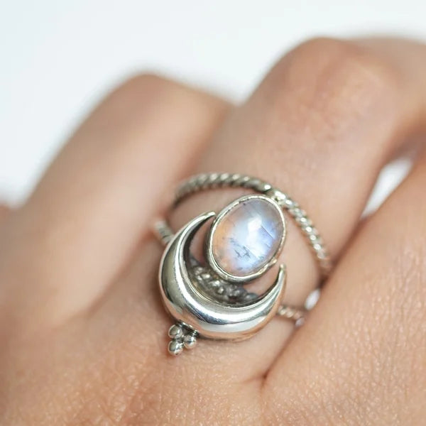 Bague en forme d'arc-en-ciel ovale en pierre de lune avec phases lunaires