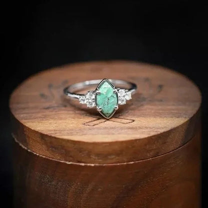 Bague en turquois naturel et diamant