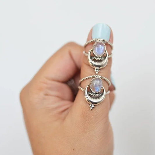Bague en forme d'arc-en-ciel ovale en pierre de lune avec phases lunaires