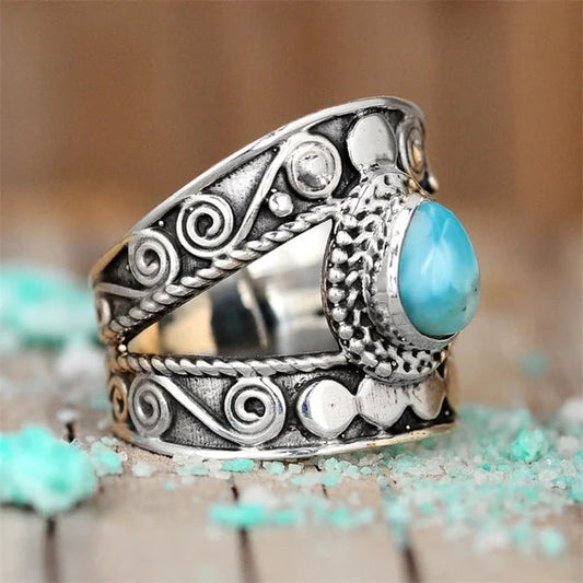 Bague ajourée en vert turquoise