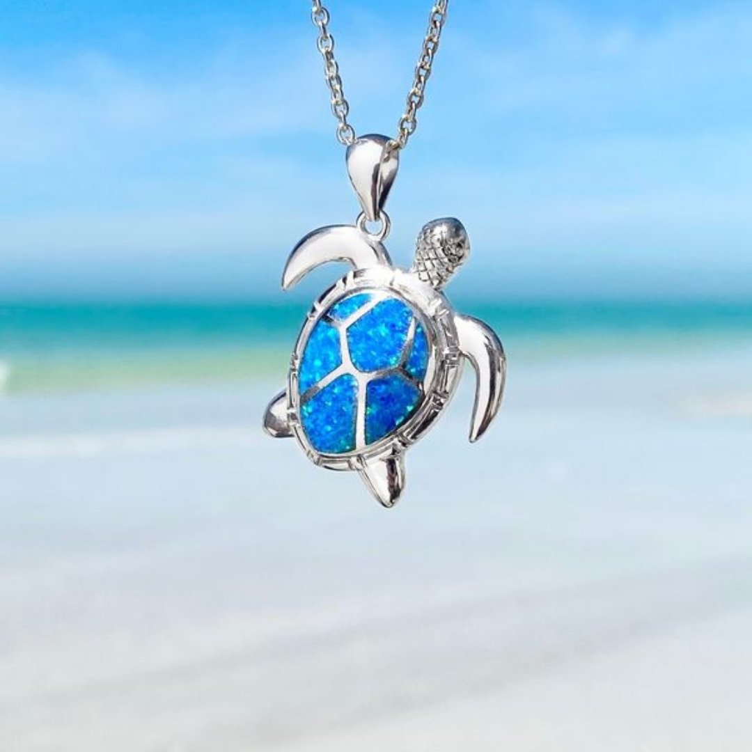 Collier de tortue de mer en opale bleue
