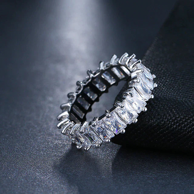 Bague en zirconium de luxe en or et argent