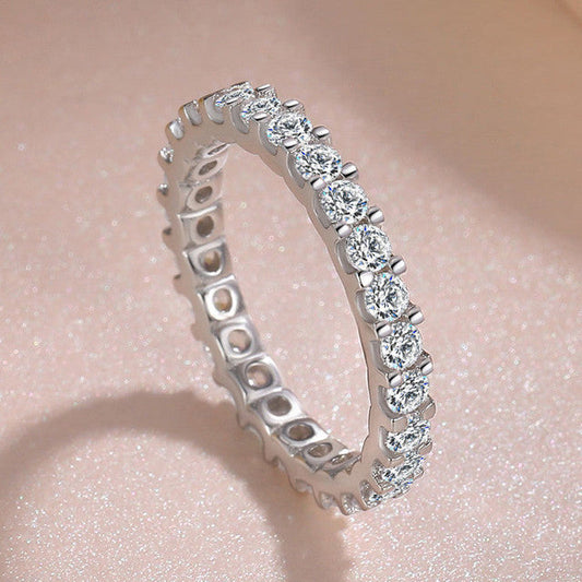 Bague en argent avec incrustation de zirconium