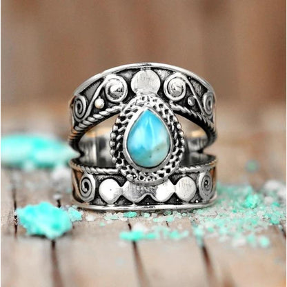 Bague ajourée en vert turquoise