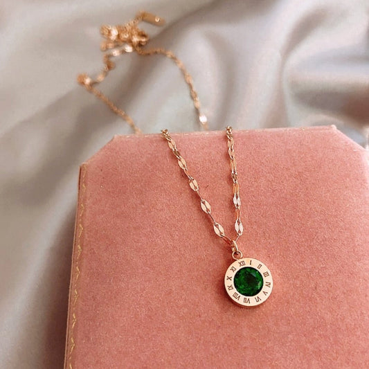 Collier-Temps avec émeraude en or
