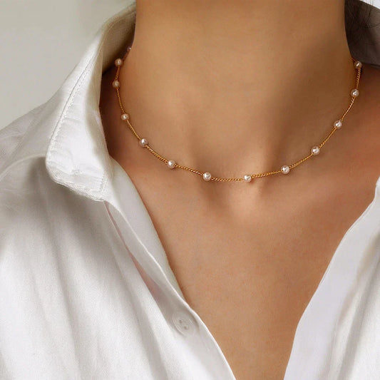 Collier Élégant en Petites Perles d'Or