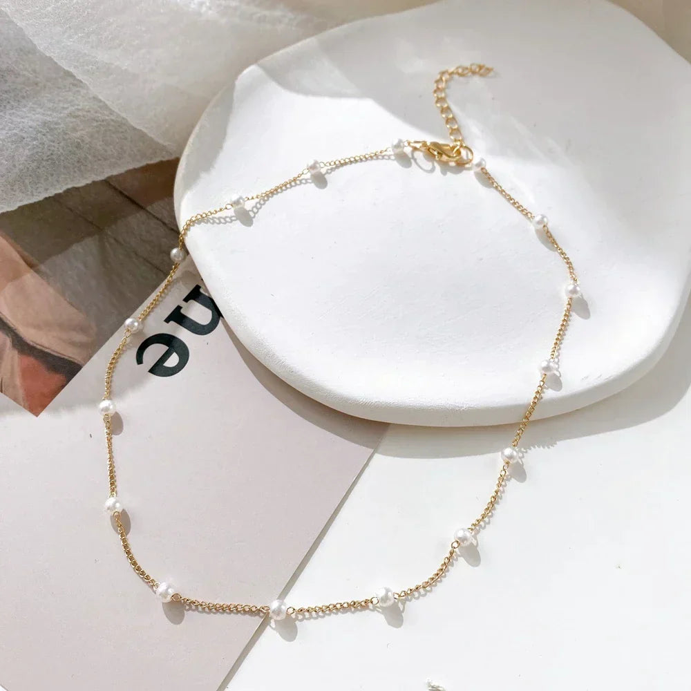 Collier Élégant en Petites Perles d'Or