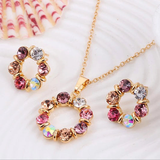 Éblouissant Ensemble Collier et Boucles d'oreilles Cercles en Or avec Zircons Étincelants