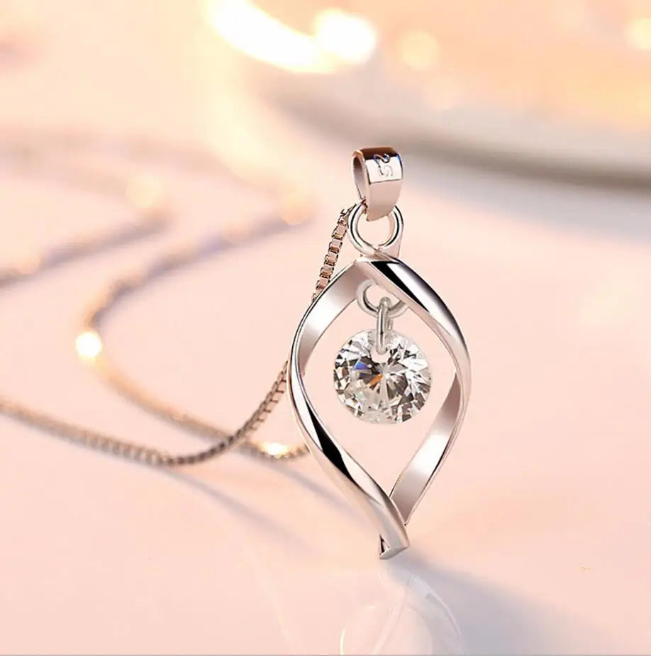 Collier avec zirconium en argent