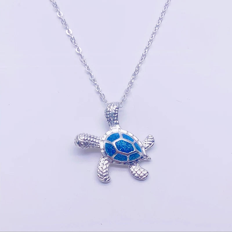 Collier de tortue de mer en opale bleue