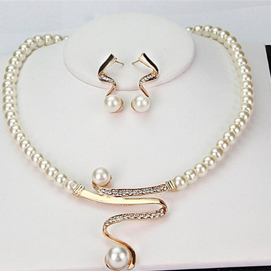 Collier de perles naturelles + ensemble de boucles d'oreilles