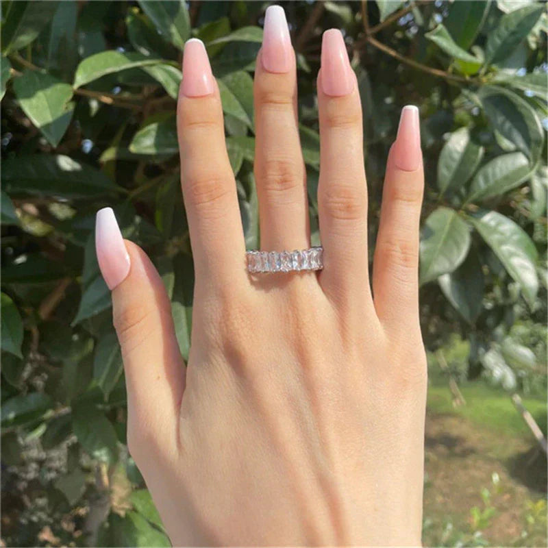Bague en zirconium de luxe en or et argent