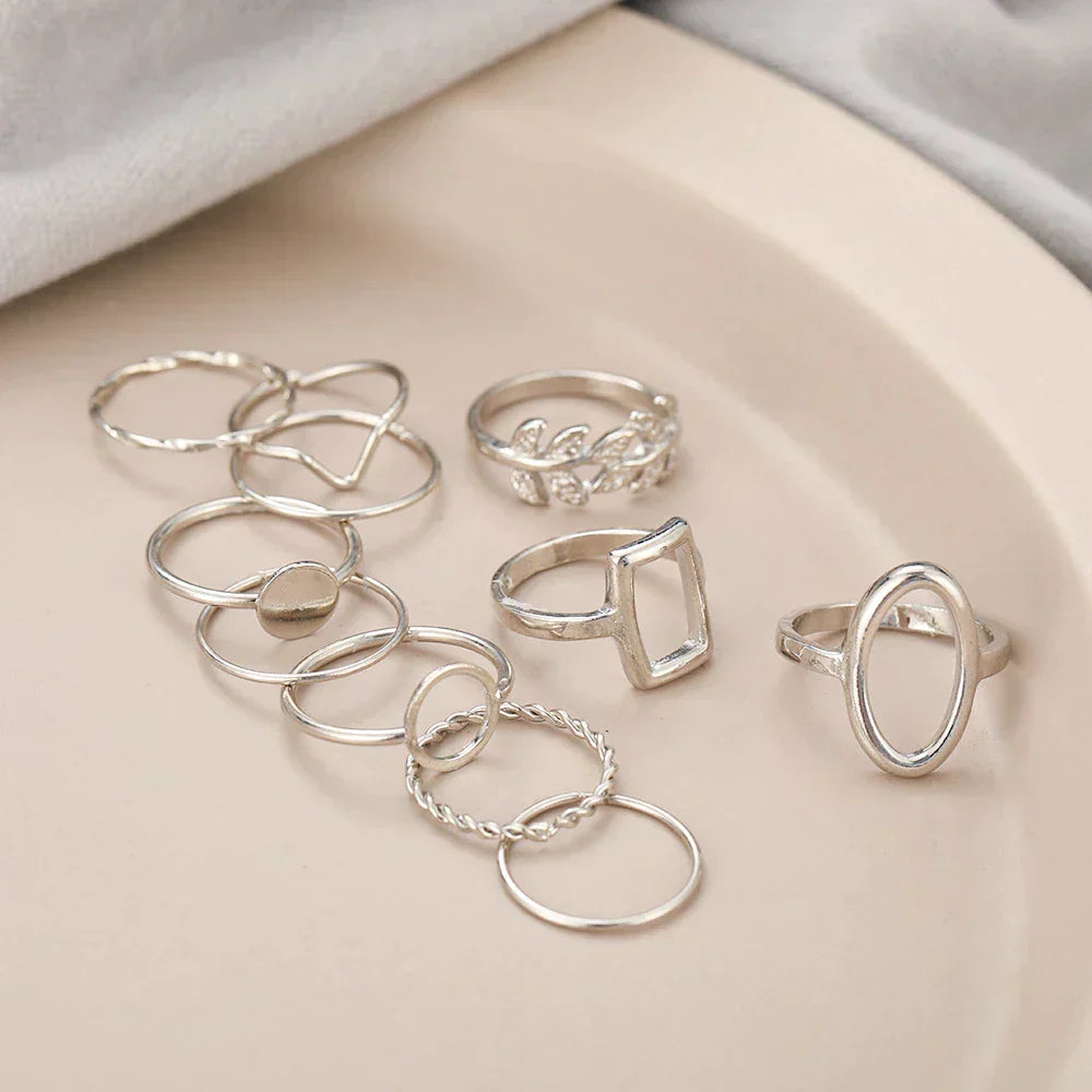 Ensemble de 11 Bagues Vintage en Argent Élégant