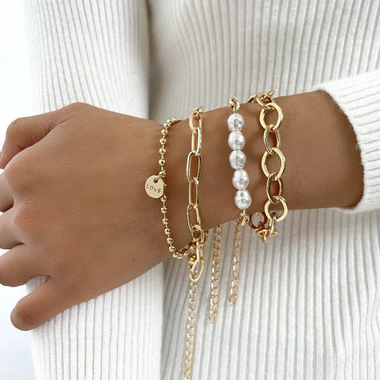 Élégant Ensemble de Bracelets en Or et Perles