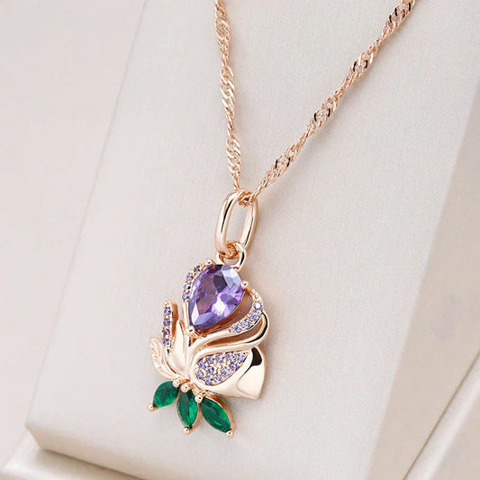 Collier élégant violet lavande en or