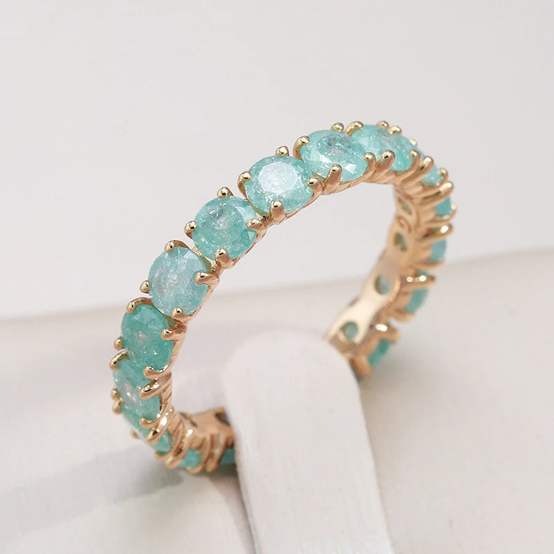 Bague avec pierre ronde en or
