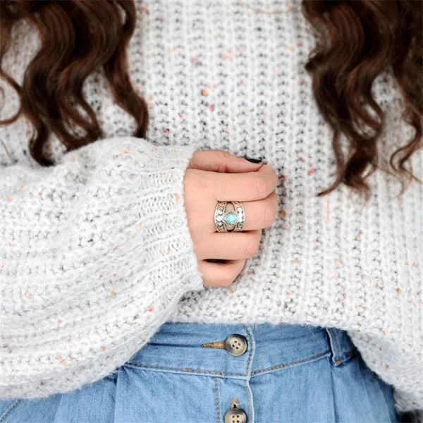 Bague ajourée en vert turquoise
