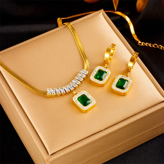 Éblouissant Ensemble de Collier et Boucles d'Oreilles en Or avec Émeraudes et Zirconia