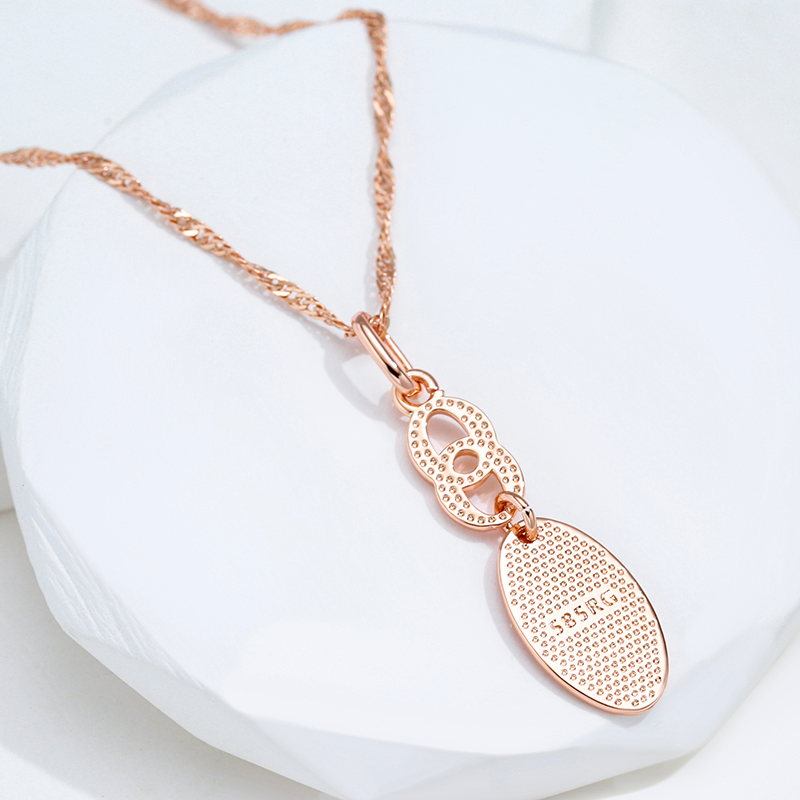 Collier plaqué or avec pointe brillante