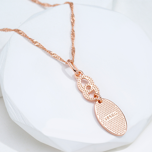 Collier plaqué or avec pointe brillante