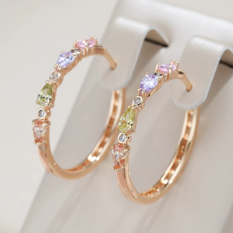 Boucles d'oreilles élégantes avec zirconiums