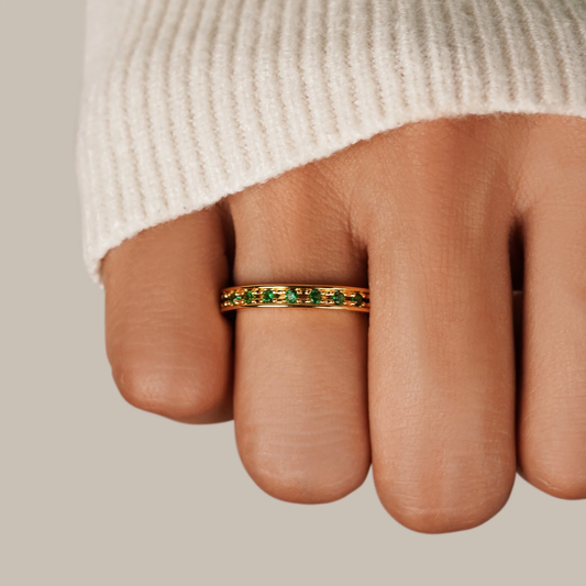 Bague Chic avec Éclats Verts Éblouissants