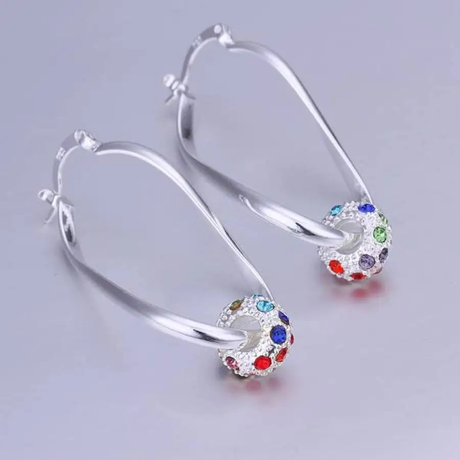 Boucles d'oreilles multicolores avec boules en argent brillant