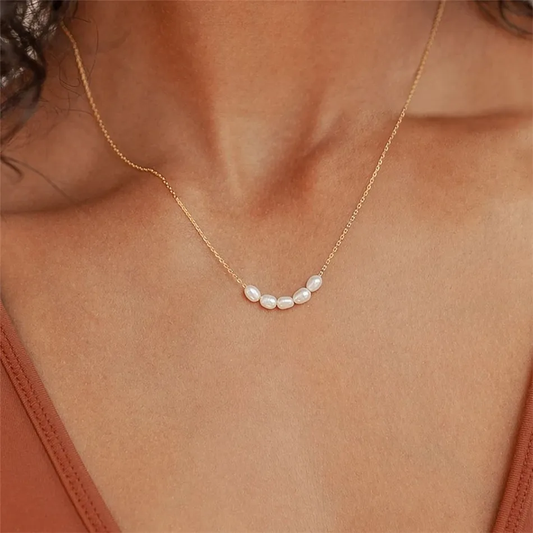 Collier Raffiné en Perles de Luxe et Or Précieux