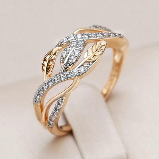 Bague élégante avec des feuilles luminescentes
