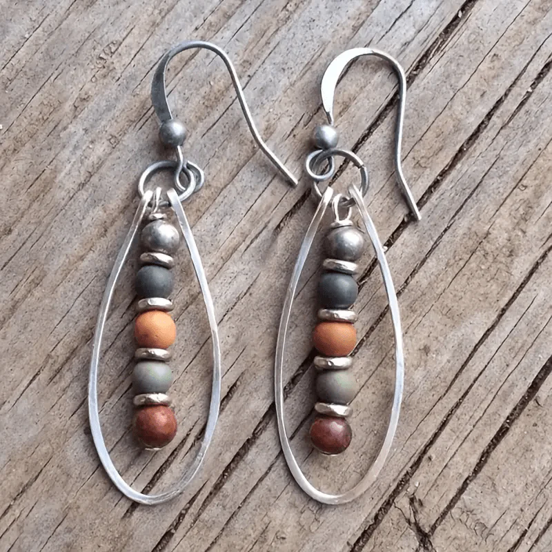 Boucles d'oreilles en pierre peinte vintage