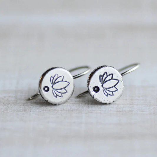 Boucles d'oreilles en argent vintage petites et arrondies