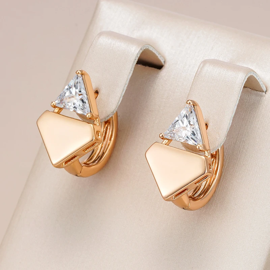 Boucles d'oreilles élégantes avec pointe brillante en or