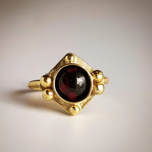 Bague vintage en cristal rouge or