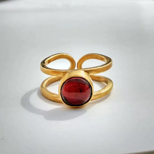 Bague vintage avec cristal rouge