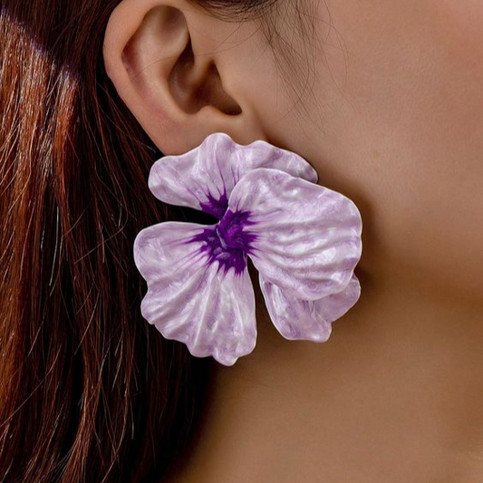 Boucles d'oreilles vintage avec des fleurs violettes