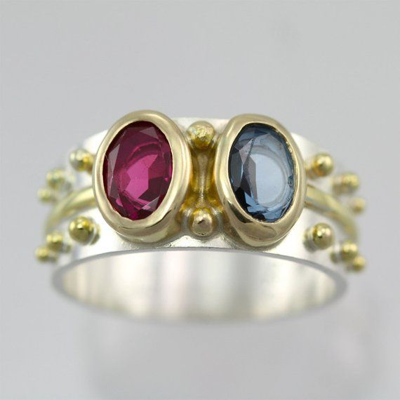 Bague vintage avec cristal bleu et rouge