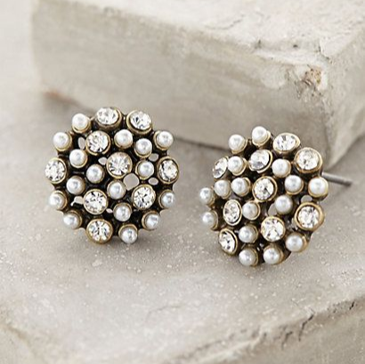 Boucles d'oreilles rondes en perles vintage avec une couche de revêtement